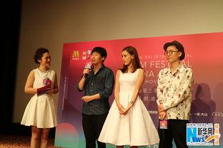 既然青春留不住花絮,花絮映芳华